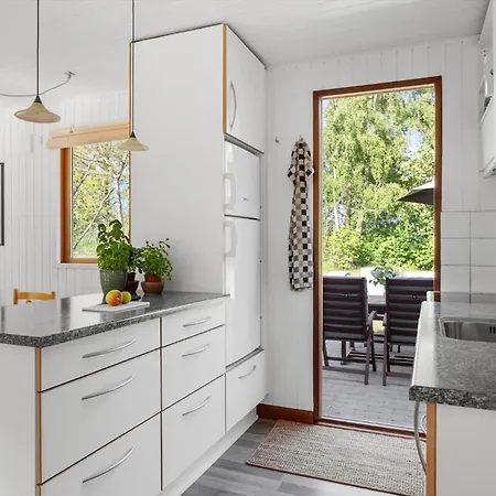 1582-aakirkeby-boesparken-2 * Vester Somarken