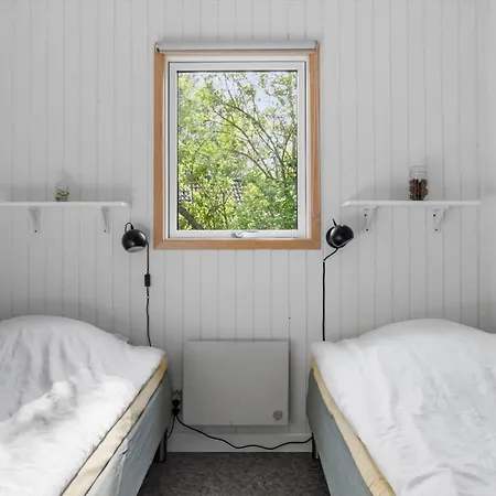 1582-aakirkeby-boesparken-2 Semesterbostad *