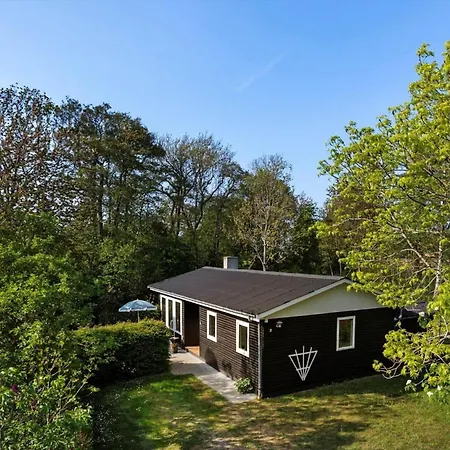 1582-aakirkeby-boesparken-2 Semesterbostad *